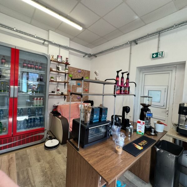 WhatsApp Image 2025-06-02 at 09.37.32